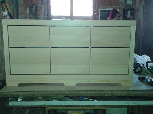 Kreveti i komode po meri